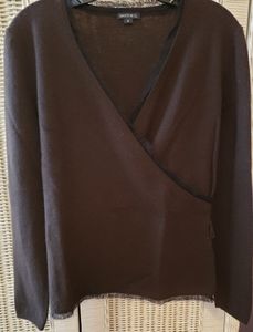 Lafayette 148 cashmere sweater w.beaded belt